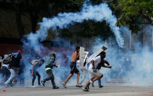 policymic:  Venezuela tells people to celebrate Carnival, they respond, “We have nothing to celebrate.”  Tens of thousands of Venezuelans are ignoring government calls to go to the beach for the country’s Carnival celebration. Angry at the violence