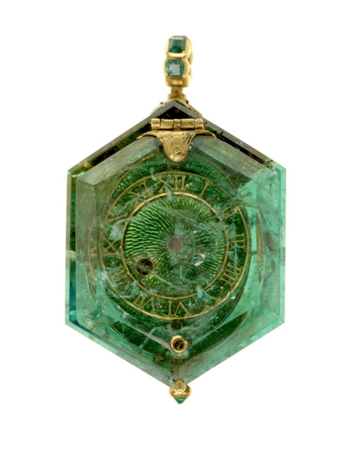 lostile:The watch, set into a single Colombian emerald crystal, dates from around 1600 and was disco