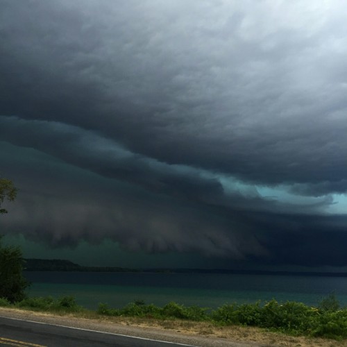 fatespinner: Caught some wicked pictures of the storm that hit my town today. Never seen the sky tur