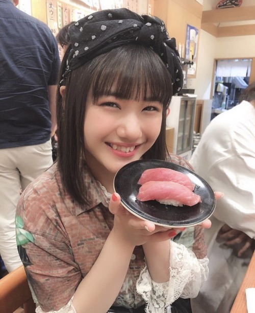 #横山玲奈 #モーニング娘 #reina_yokoyama #morning_musume #cute #girl #sushi #kawaii  www.instagram.com/