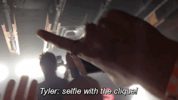 favoritedun:  This is what happens when they take a selfie with a fans phone 