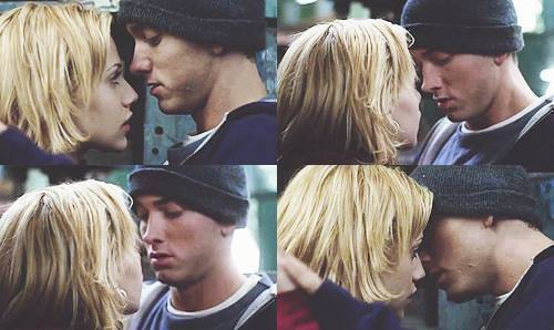 itsloseyourself:  In my eyes, you’re everything. 