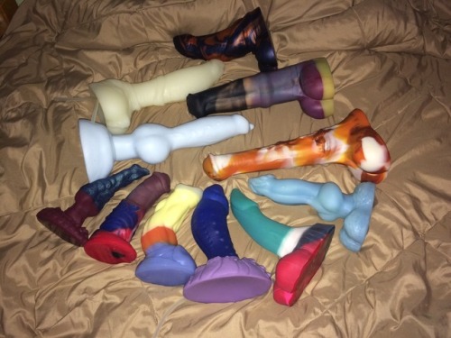 bad-dragon-addict:  Elden- medium/medium Sleipnir-small/soft Stan-small/firm Crackers-medium/medium shaft, firm base Duke-medium/medium Gunner/Guardian-Onesize/soft Chance-large/soft Rex-XL/soft Bumblehooves-XL/medium Echo-XL/medium Moko-large/soft