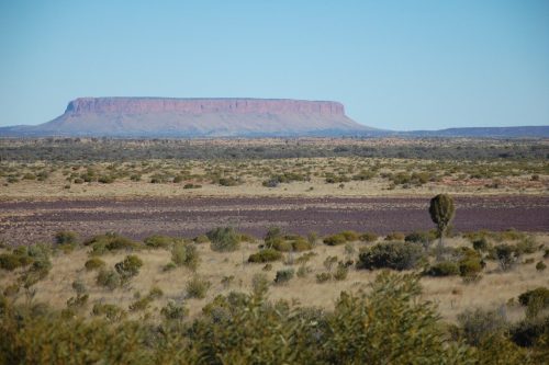 Mount Conner - FooluruMost people are familiar with Australia’s main outback attractions Uluru and K