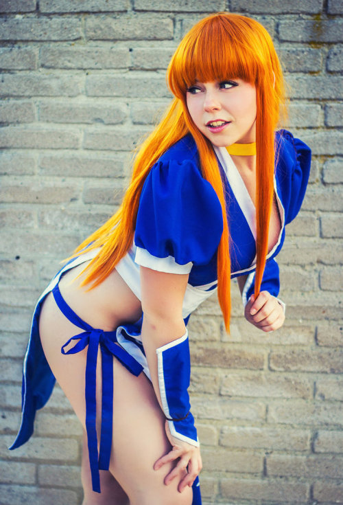 hotcosplaychicks: DoA, Kasumi:“Come and get it!” by 14vegeta Follow us on Twitter - twitte