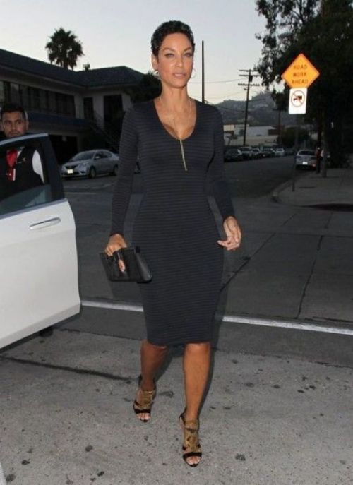 Sex dreadinny:   NICOLE MURPHY in Tight Dress pictures