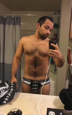 sammymyselfandi:  I think I like my short beard better ?  Sexy 😍😘👌