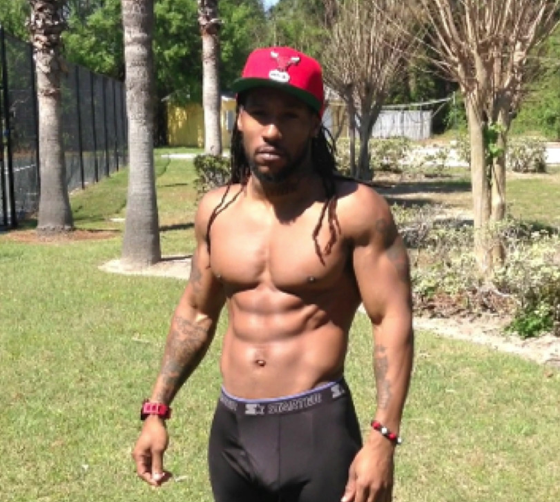 whtbttm4blktops:  hell yes he can get it