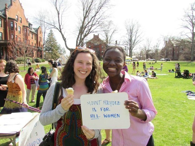 smartgirlsattheparty:  lgbtqblogs:  Mount Holyoke Students Advocate For The Inclusion