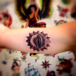 thievinggenius:  Tattoo done by Alex Garcia.