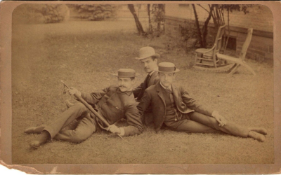 robynmas:froody:lapsedgoth:froody:froody:I love images of late Victorian/Edwardian period men taking goofy pictures with their bros……..boys night circa 1898Images with high levels of Bertie Wooster energies:vintage “me and the lads