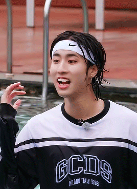 HAN SKZ CODE EP. 57GO! POOLSIDE SKZ #1