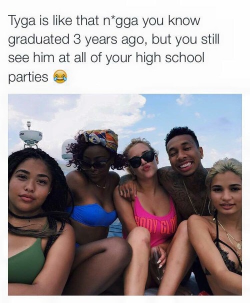 medusa-seduce-ya:  cleophatracominatya:  therealcourtneylove:  volcainist:  OMFG  Technically he would be that nigga that graduated 7 years ago 😂😂😂😂😂😂😂  this is disgusting somebody com get they daughters away from this pedophile!
