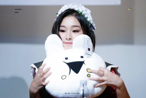 7-dreamers: [170815] Yongsan Fansign © seraphic moon #가현 | Do not edit