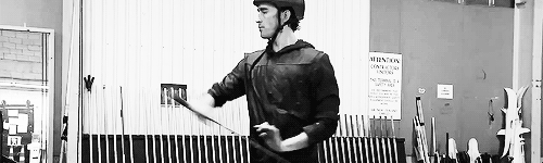 beatleschic87:  mymindrebels: Lee Pace twirling with swords appreciation post| The