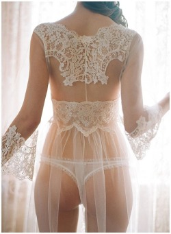 bridelingerie:  The beautiful robe is by