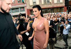 ultimatekimkardashian:  Kim Kardashian West