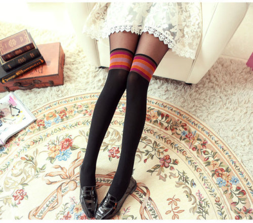 niseu: Colorful Splicing Skinny Pantyhose