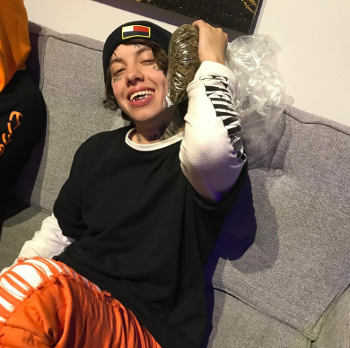 suabli: LIL XAN