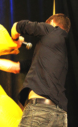 jensackles: ‘why am i so attracted to your back?’ - the photoset (x;x) 