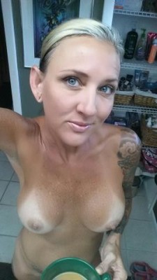 mature-selfie:  MILF Dating Married Wives