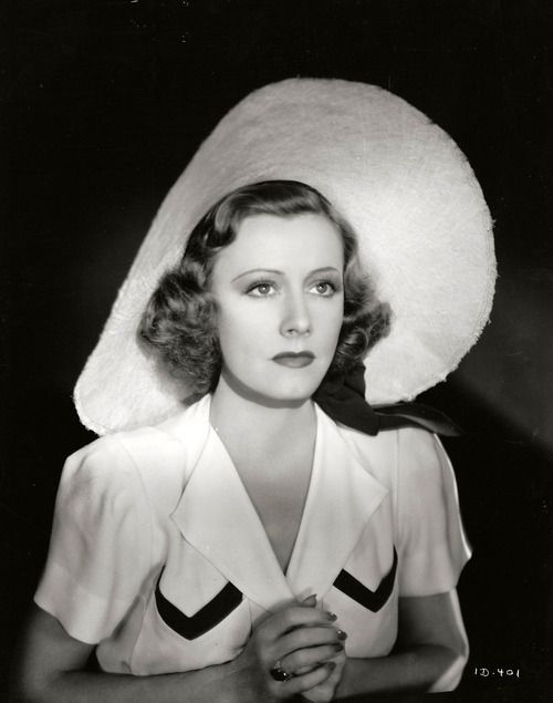 norashelley:Happy Birthday Irene Dunne!Born Irene Marie Dunn, December 20th, 1898 She had the look o