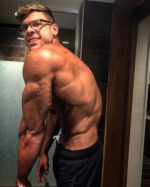 Porn musclemen-glasses:Eric Wildberger photos