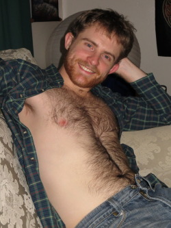 hairybarefootmen:  No feet in this one, but WOW!