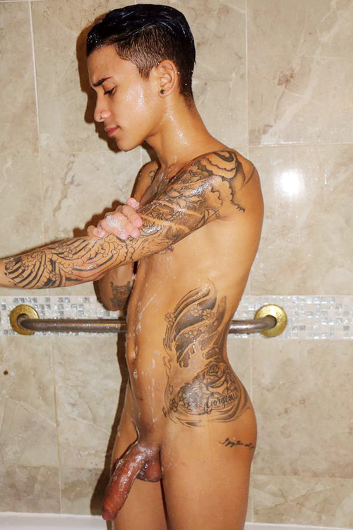 betosgaylatinmenfan:  Beto’s Corner http://betosgaylatinmenfan.tumblr.com/ 