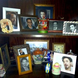 rdjnews:  rdjnews: “I replaced all the photos with RDJ to see (how) long my family will go without noticing.”  (Source: Instagram) 