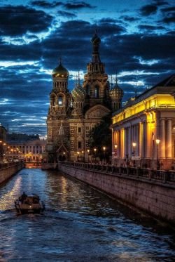 belas-imagens:cherjournaldesilmara: Saint Petersburg - Russia