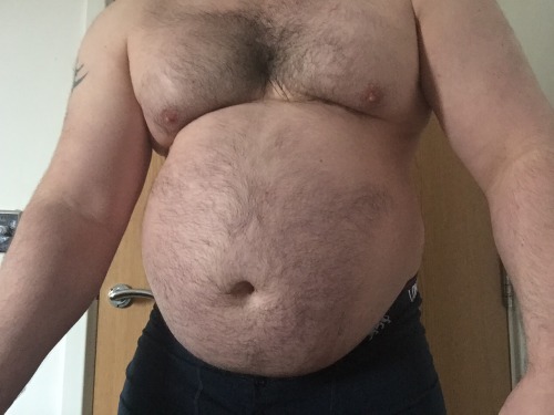 gaininghulk:  Birthday Belly (this morning before all the cake)