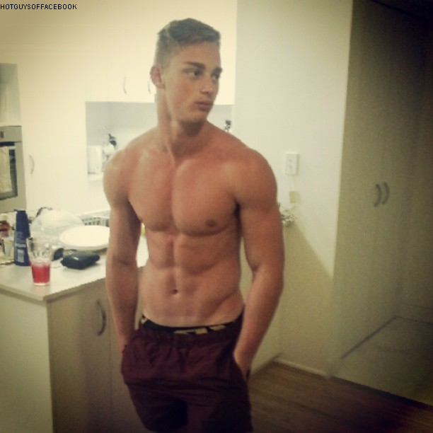 alanpalmsprings:  crawdu:  Fit lad!   Wishing you a Happy and Healthy New Year!! 