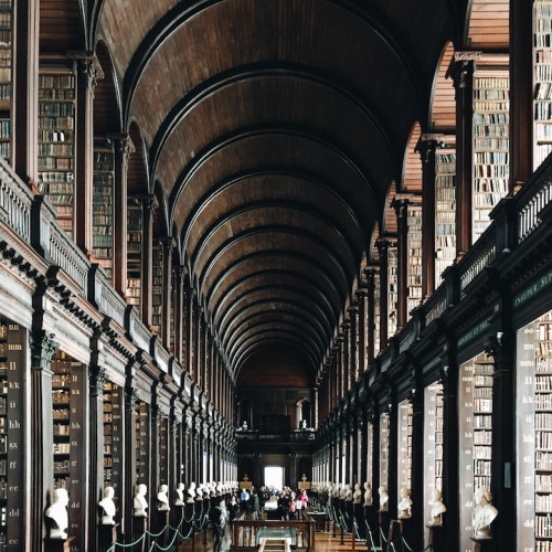 archatlas: The Beauty of Libraries Self-proclaimed “Instagram purist” Olivier Martel Sav