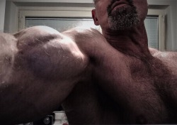 germanbuilder:Friday Flex 💪🏻💪🏻💪🏻💪🏻💪🏻