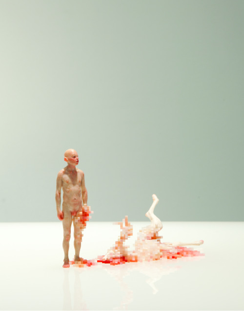 hifructosemag:  myampgoesto11:  Dongwook Lee at Arario Gallery  Whoah! 