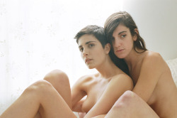 pussylesqueer:  Les Beehive – Les Beehive