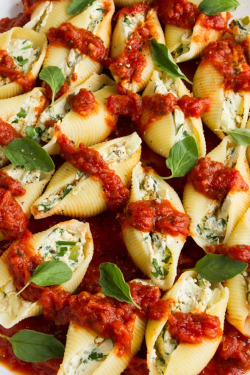 dirtylittlestylewhoree:  Vegan Jumbo Stuffed Shells / Recipe                            