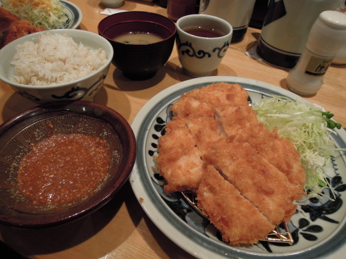 My baby brother came to Fukuoka for a week, and we took him to Hamakatsu to eat katsu!  This is what