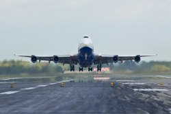 fuckyeahtakeoff:  Reach for the sky! A 747