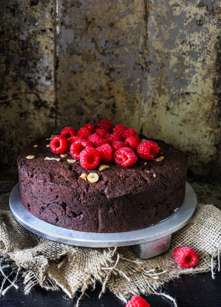 sweetoothgirl:  Chocolate Raspberry Brownie Cake   