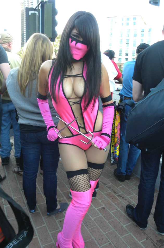 jaidefinichon:  Mileena (Mortal Kombat) 