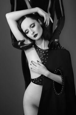 Martysimone:   Photo Joanna Wilińska | Model Ada | Harness Miss Malwia - Coat Kas