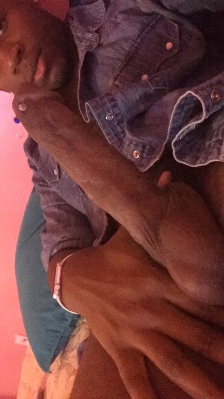 snapchatsfinestx2:  His Name is Ceejay Ig: highh_off_life Snap: highhofflife  9,½&quot;🍆😍😍😍😍😍