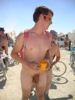 punud:  Public nudity pix with more than