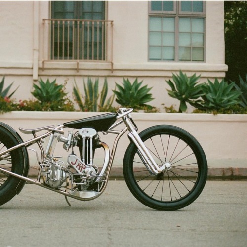 Single//500Got some bts stuff on film while shoot this bike a while back. Wished that pink apartmen