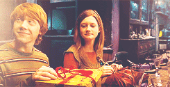 sydneykatherines-blog:  Christmas with the Weasley family 
