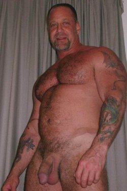 fuckyeahdaddies:  Loads of Daddies at Fuck