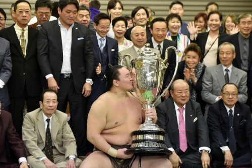 sumobasho:And that is that. I think I heard him yell, Ole!