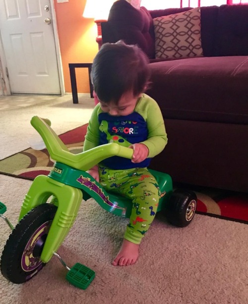 Fixing his ride ❤️ #family #ourjourney #truelove #theloveofmylife #motherhood #parent #son #niño #ba